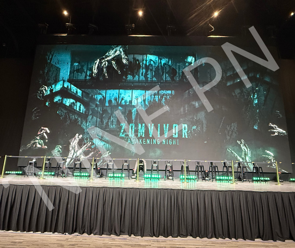 เก้าอี้บาร์ทรงสูงหน้าเวที LED ขนาดใหญ่ งานอีเวนต์ Zomvivor Awakening Night โดย NINE PN